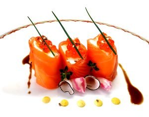 CANNELLONIS DE SAUMON FUMÉ ET CHAIR DE CRABE