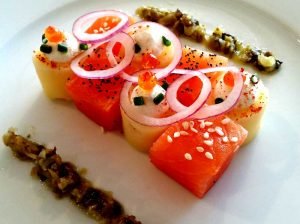Damier de Saumon fumé, fromage frais et tartare d'algues